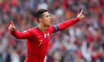 Cristiano Ronaldo joga pela seleção nacional