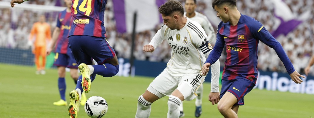 FC Barcelona derrotou o Real Madrid e garantiu o título com três jornadas de antecedência