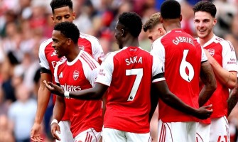 Arsenal conquista a terceira vitória consecutiva na nova temporada.