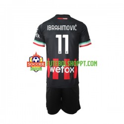 Camisola Júnior AC Milan Ibrahimović 11 Principais Equipamento 2022-2023 Manga Curta