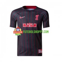 Camisola Homem Liverpool x LeBron James Principais Equipamento 2022-2023 Manga Curta Camisola Homem Liverpool x LeBron James Principais Equipamento 2022-2023 Manga Curta