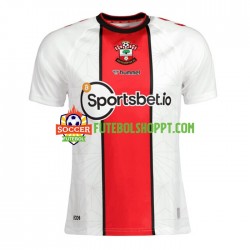 Camisola Homem Southampton Principais Equipamento 2022-2023 Manga Curta Camisola Homem Southampton Principais Equipamento 2022-2023 Manga Curta