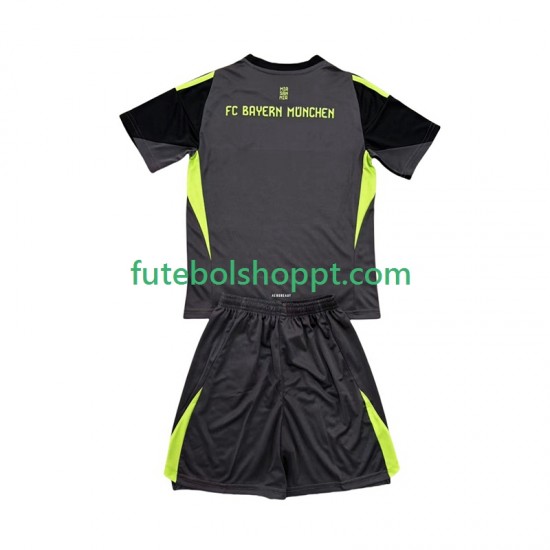 Camisola Júnior Bayern de Munique Guarda-redes Terceiro Equipamento 2025-2026 Manga Curta