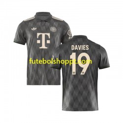 Camisola Homem Bayern de Munique DAVIES 19 Octoberfest Quarto Equipamento 2024-2025 Manga Curta